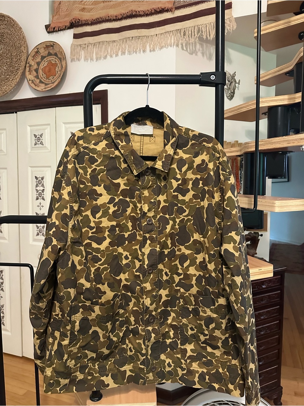 Everlane Men’s Camo Button-Up Shirt in size XL. (0146)